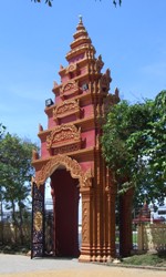 Wat gate in Phnom Penh